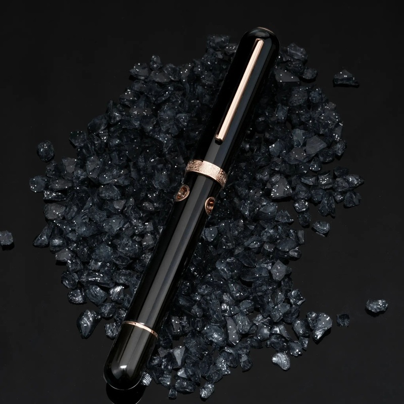 Nahvalur Nautilus Cephalopod Rose Gold Medium Fountain Pen